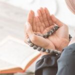 Benarkah Malam Jum’at Jadi Momen Paling Baik untuk Berdoa? Ini Penjelasan Para Ulama