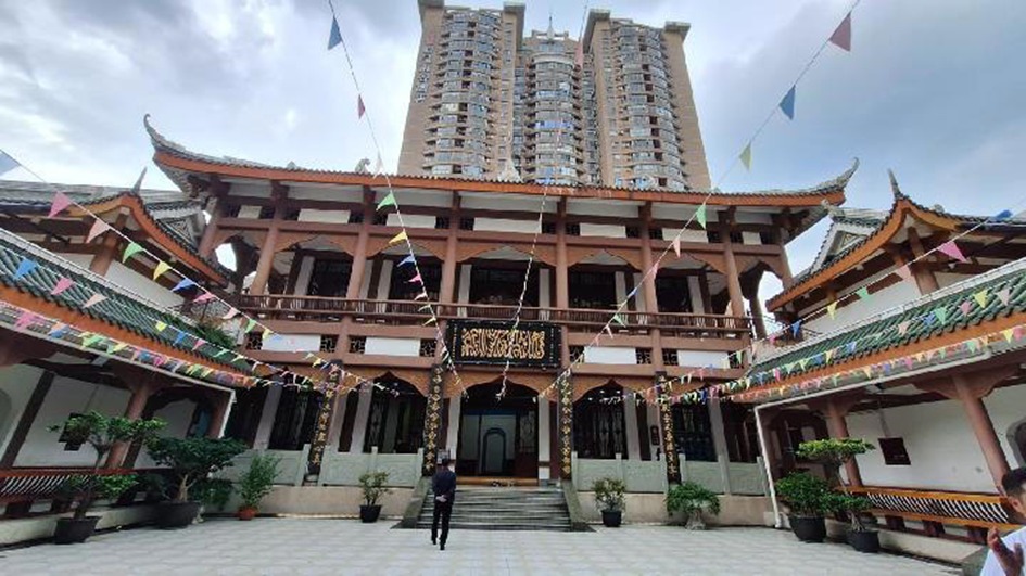 Islam di Cina: Menyusuri Jejak dari Guangzhou ke Chengdu